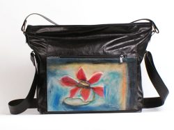 Un sac à main en cuir