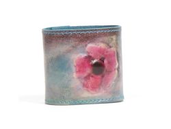 boutique cuir saguenay shopping leather artisan cuir saguenay artisan cuir québec boutique du cuir quebec création québécoise de sac à main handmade in quebec acheter cuir quebec buy quebec fabrication du cuir cuir définition leather high end fait à la main pièces uniques unique pieces conception cuir danielle tremblay