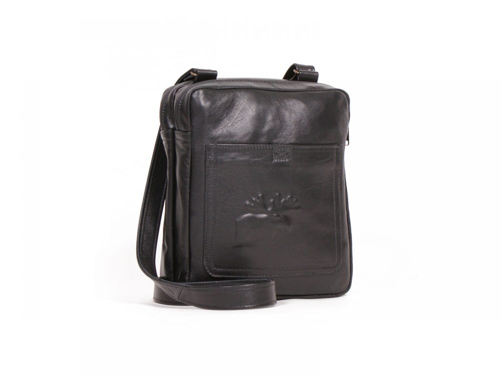 boutique cuir saguenay shopping leather artisan cuir saguenay artisan cuir québec boutique du cuir quebec création québécoise de sac à main handmade in quebec acheter cuir quebec buy quebec fabrication du cuir cuir définition leather high end fait à la main pièces uniques unique pieces conception cuir danielle tremblay