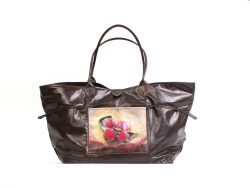 Un sac à main en cuir