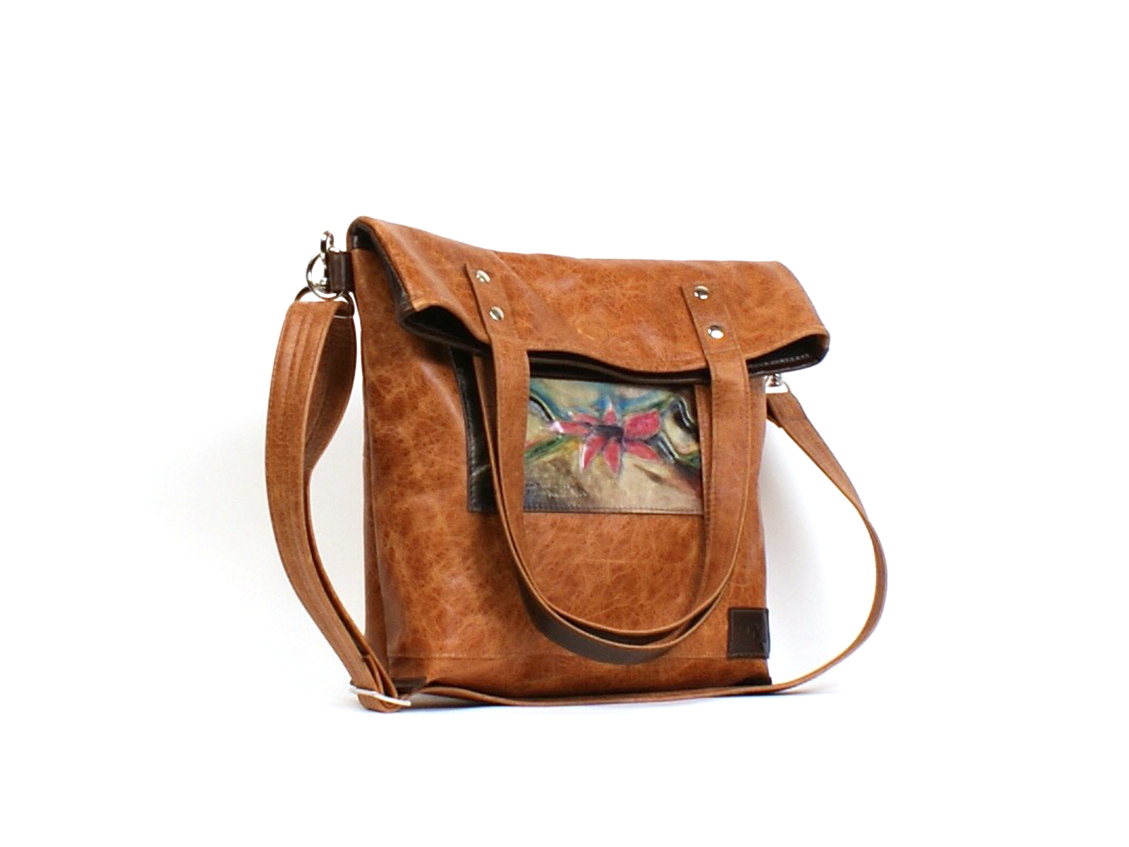 Un sac à main taupe et brun