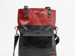 COSMOPOLITAIN black - red