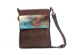 Un sac à main en cuir