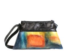 Un sac à main en cuir